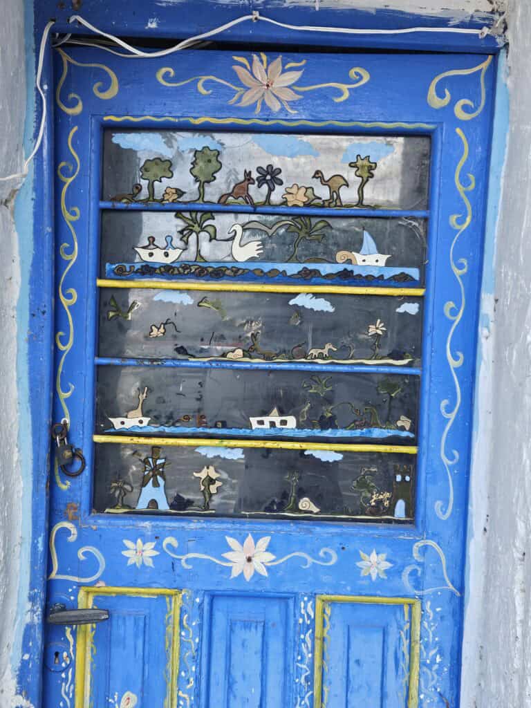 Blaue Tür für Psychotherapeutin Eva Pöttschachers Kinder-Angebote